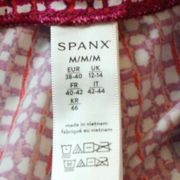 SPANX Sunshine Shorts! Flattering! - Picture 7 of 7